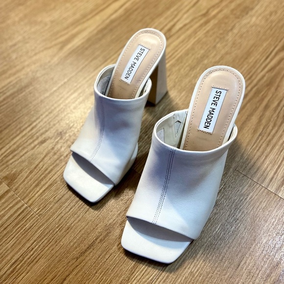 STEVE MADDEN Tule Block Heel Sandal - Picture 5 of 11